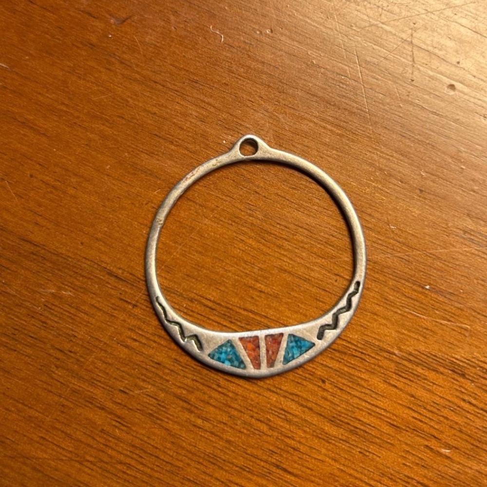 Vintage Southwestern Inlaid Turquoise Coral Geometric Circle Pendant 1.88g
